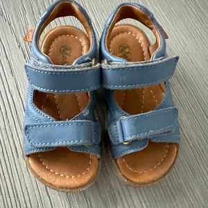 Naturino leather sandals.
